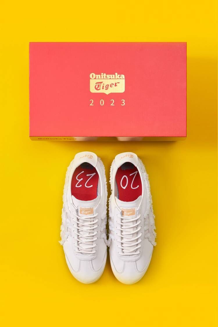 Onitsuka Tiger White+Yellow Sneakers, Women's Fashion, Footwear, Sneakers  on Carousell
